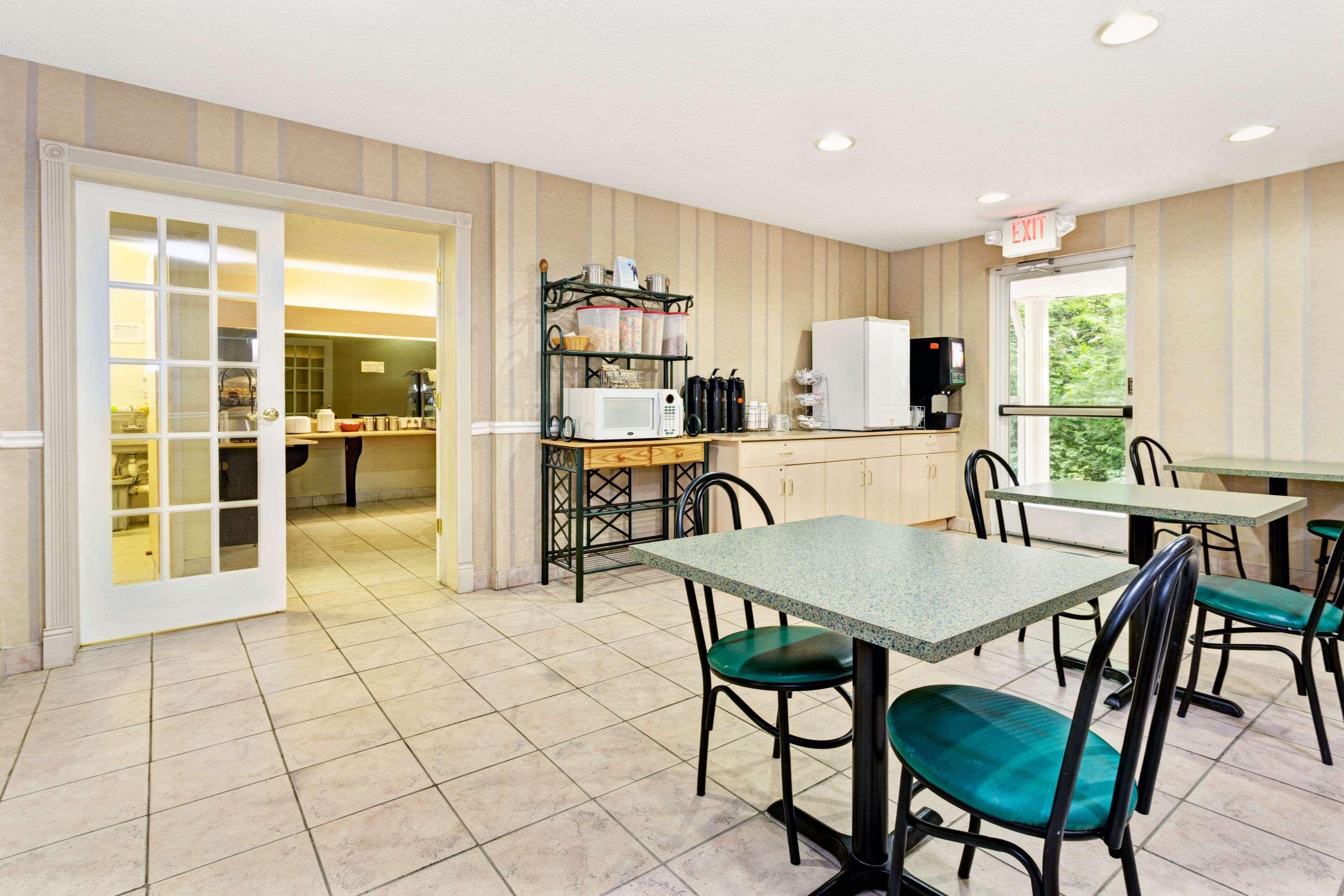 Microtel Inn & Suites By Wyndham Florence/Cincinnati Airpo Esterno foto