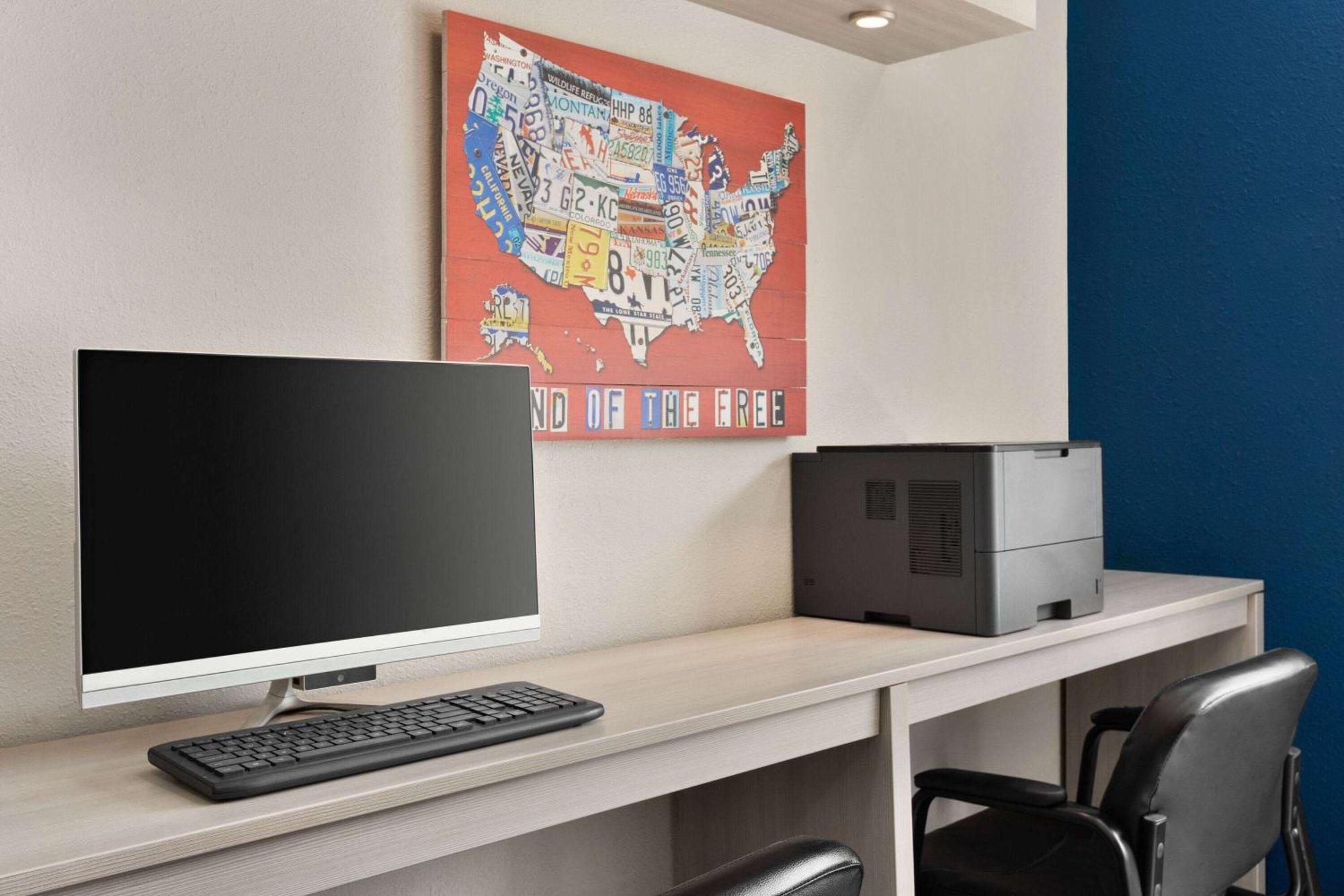 Microtel Inn & Suites By Wyndham Florence/Cincinnati Airpo Esterno foto