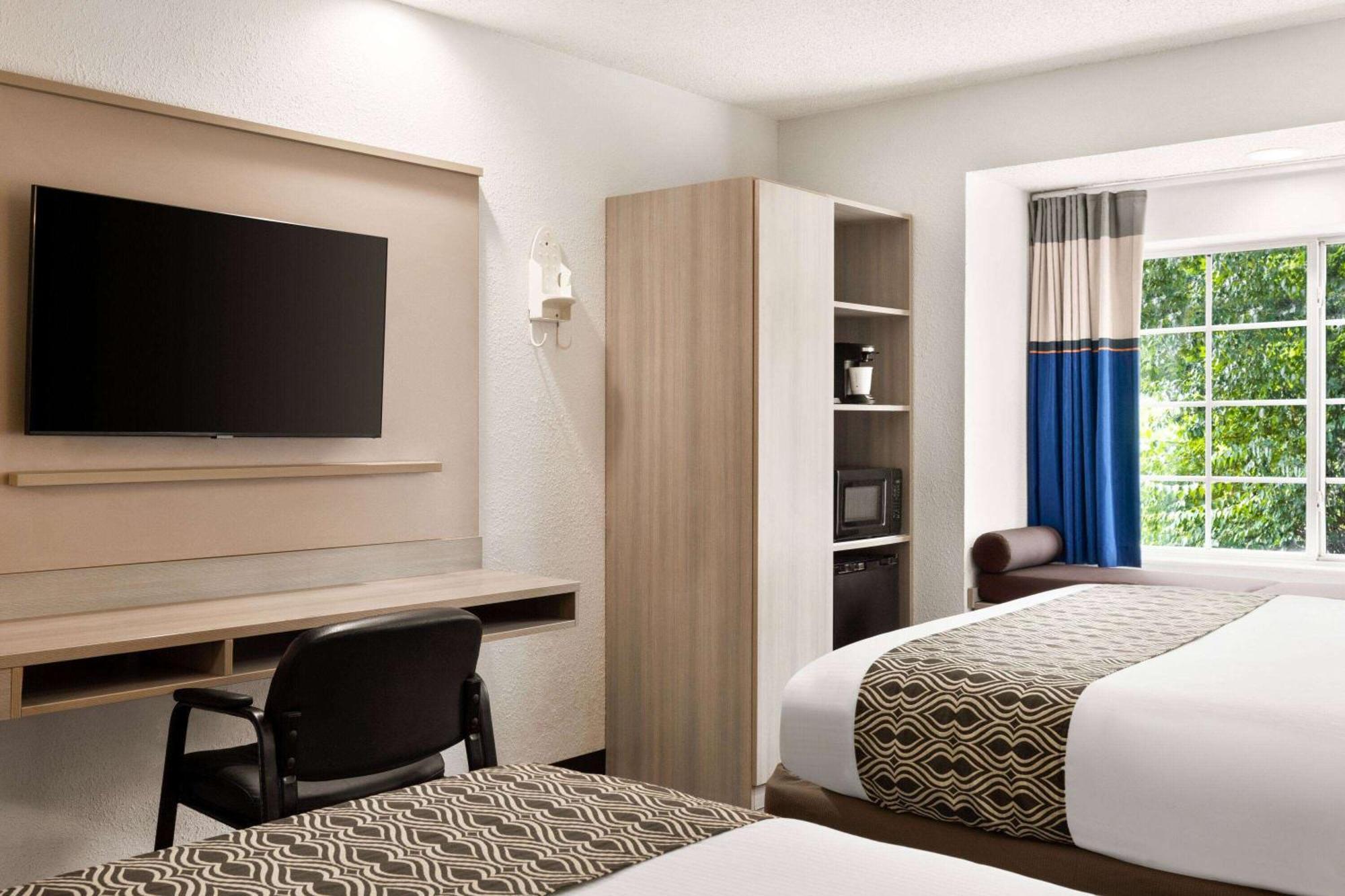 Microtel Inn & Suites By Wyndham Florence/Cincinnati Airpo Esterno foto
