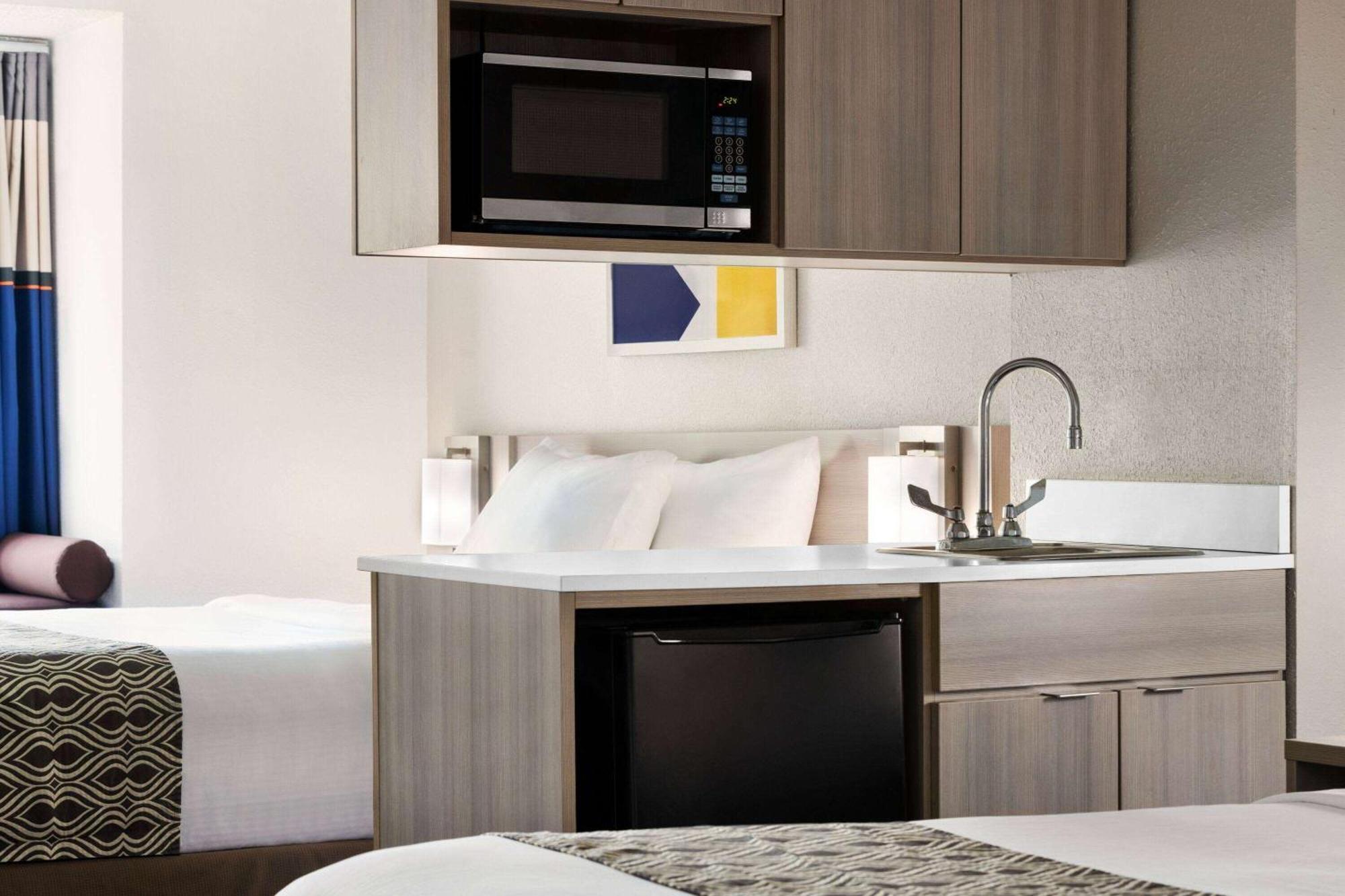 Microtel Inn & Suites By Wyndham Florence/Cincinnati Airpo Esterno foto