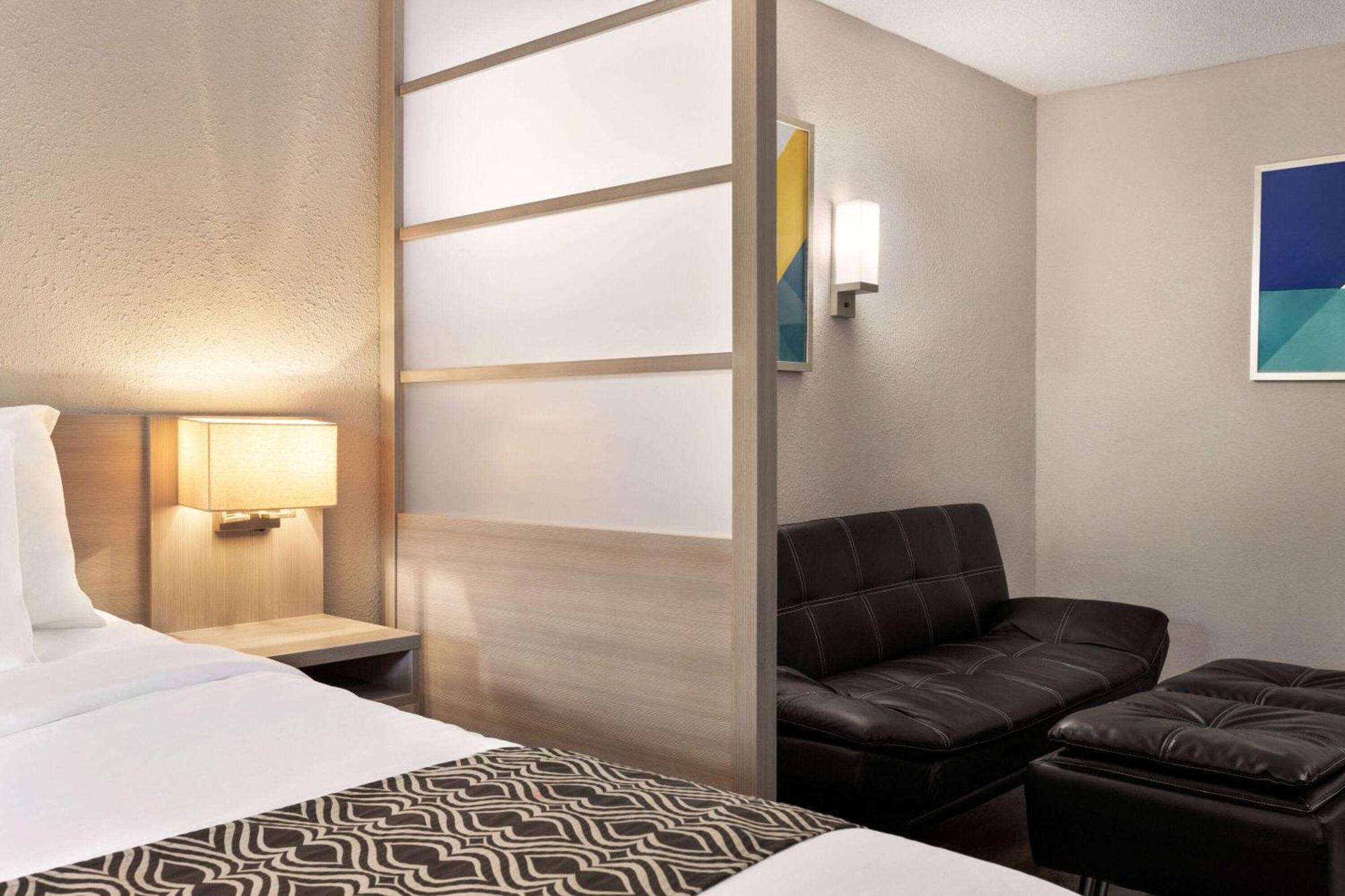 Microtel Inn & Suites By Wyndham Florence/Cincinnati Airpo Esterno foto