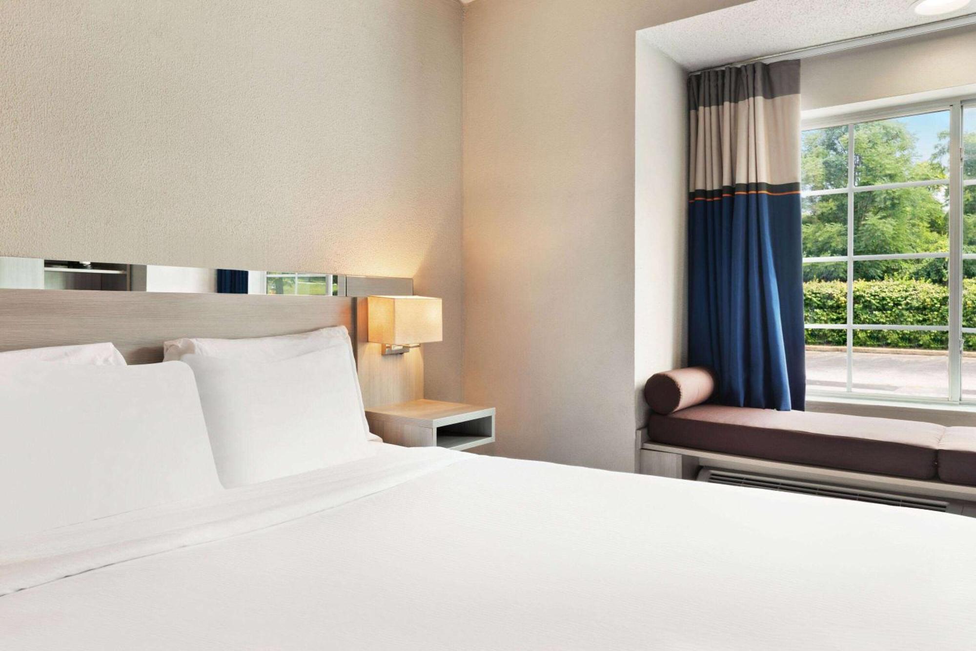 Microtel Inn & Suites By Wyndham Florence/Cincinnati Airpo Esterno foto