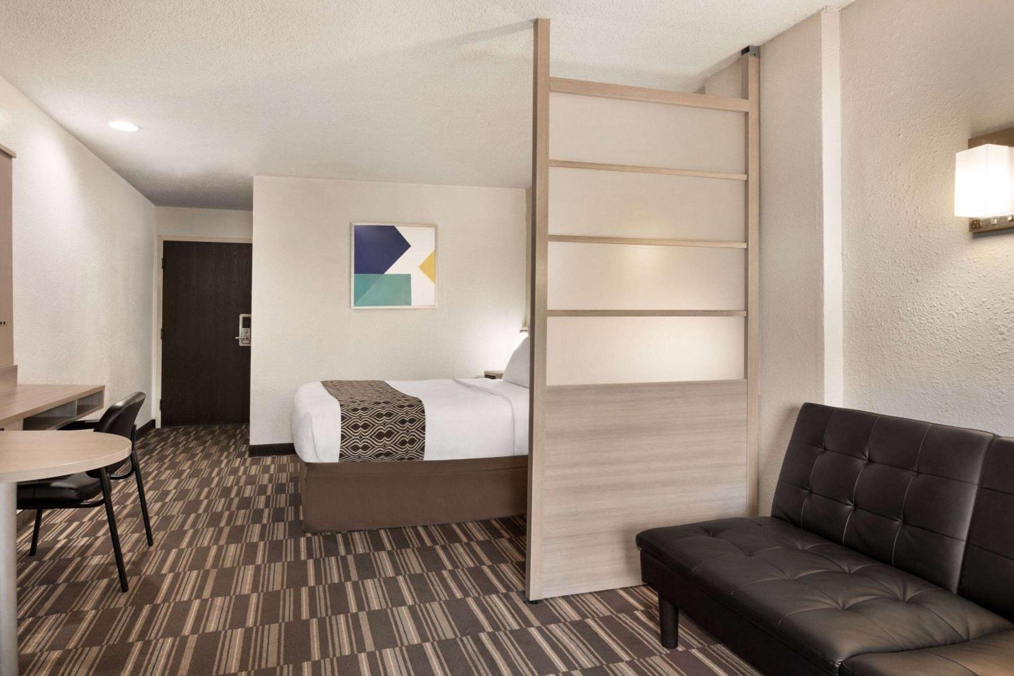 Microtel Inn & Suites By Wyndham Florence/Cincinnati Airpo Esterno foto
