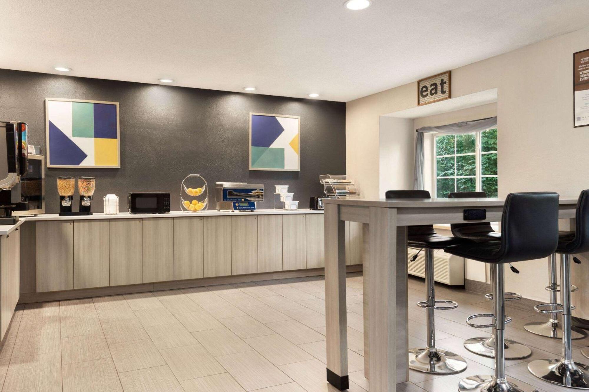 Microtel Inn & Suites By Wyndham Florence/Cincinnati Airpo Esterno foto