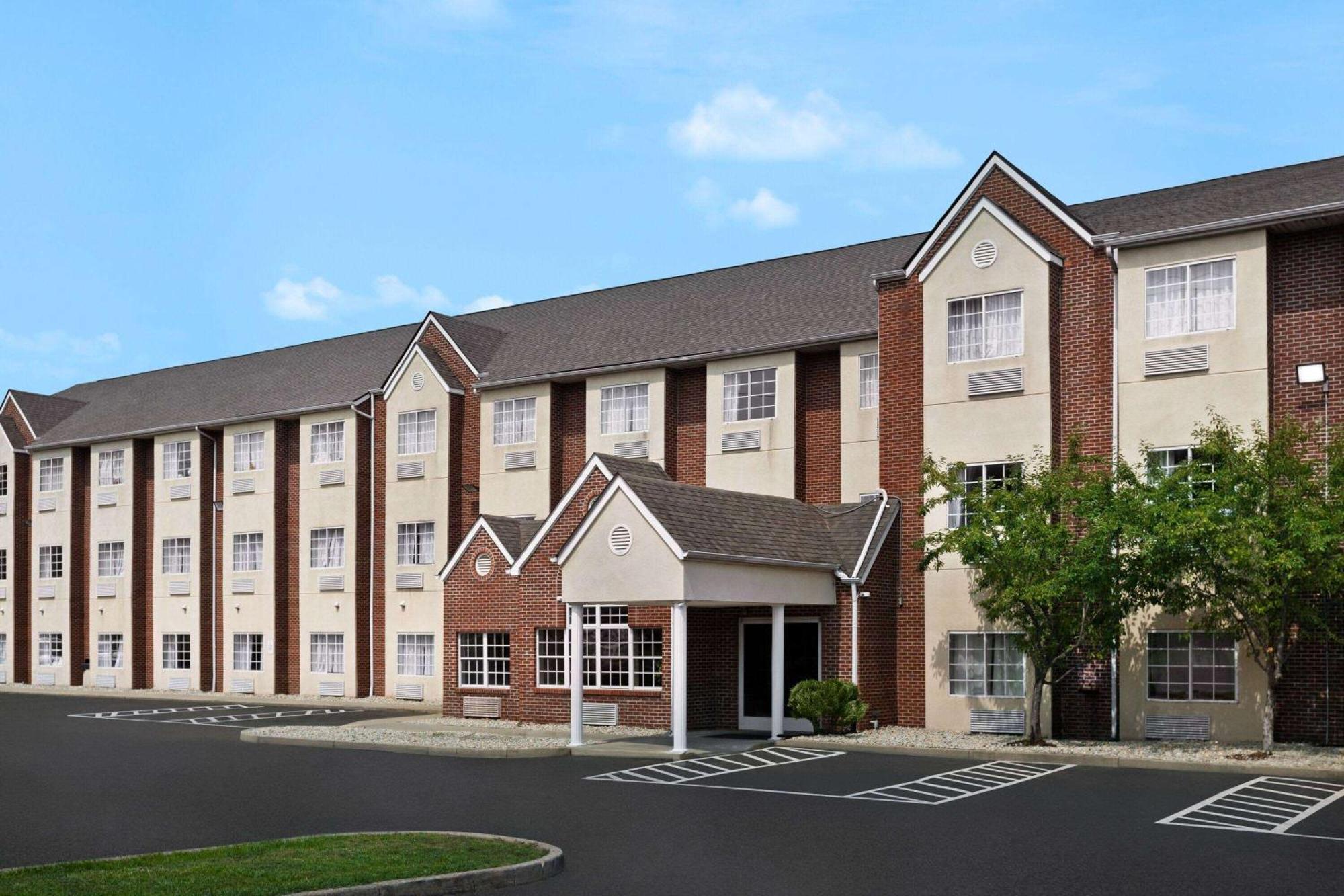 Microtel Inn & Suites By Wyndham Florence/Cincinnati Airpo Esterno foto